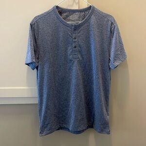 Jacb’s New York three button t-shirt medium